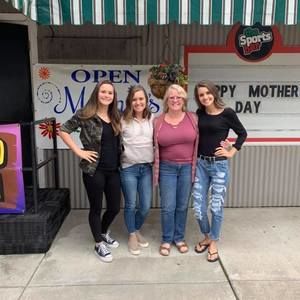 Meet your Posher, Dana